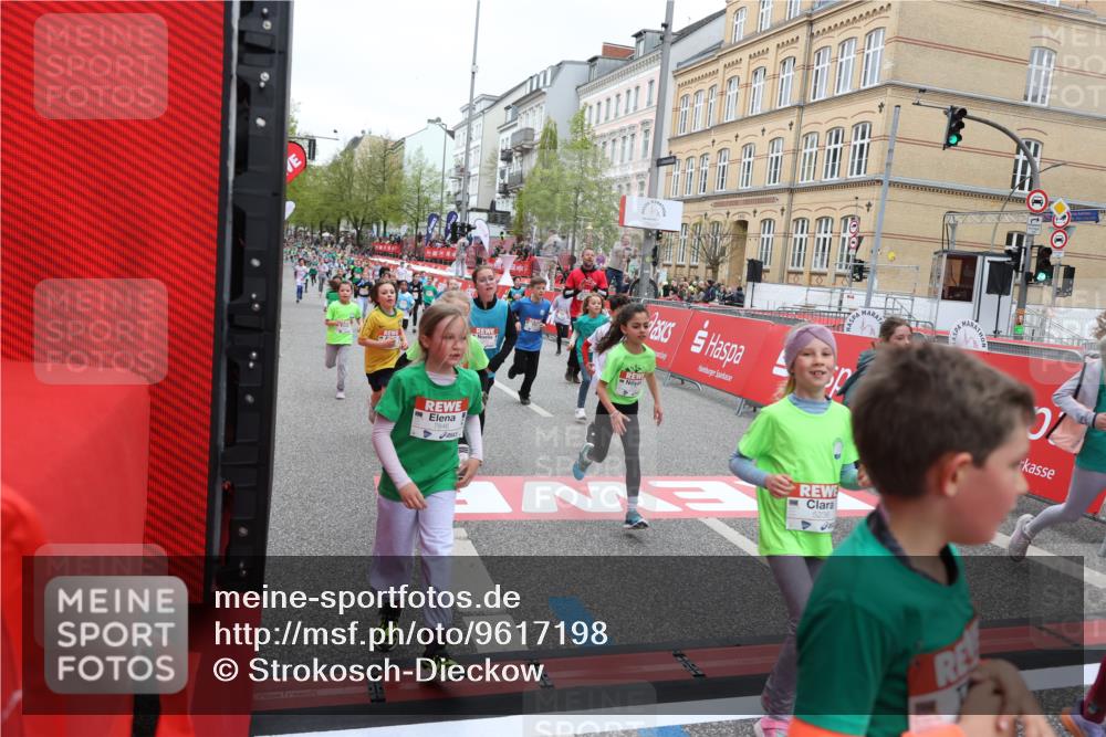 25.04.2026 - Das Zehntel Strokosch-Dieckow http://msf.ph/oto/9617198 25.04.2026 11:01:09 Ziel 5197, 5200, 5204, 5208, 5218, 5236, 5436, 5439, 5538, 5574, 5681, 5835, 5841, 5842, 5844, 5852, 5900, 6179, 6314, 6344, 6384, 6633, 6650, 6853, 7015, 7045, 7275, 7283, 7338, 7730, 7775, 7819, 7846, 8017 meine-sportfotos.de