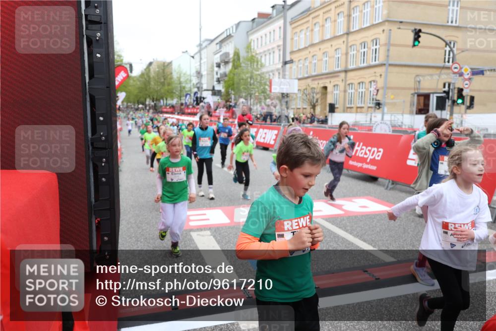 25.04.2026 - Das Zehntel Strokosch-Dieckow http://msf.ph/oto/9617210 25.04.2026 11:01:09 Ziel 5197, 5200, 5204, 5208, 5218, 5236, 5436, 5439, 5538, 5574, 5681, 5835, 5841, 5842, 5844, 5852, 5900, 6179, 6314, 6344, 6384, 6633, 6650, 6853, 7015, 7045, 7275, 7283, 7338, 7730, 7775, 7819, 7846, 8017 meine-sportfotos.de