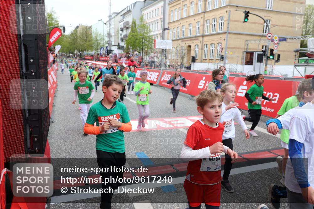 25.04.2026 - Das Zehntel Strokosch-Dieckow http://msf.ph/oto/9617240 25.04.2026 11:01:08 Ziel 5197, 5200, 5204, 5208, 5236, 5436, 5439, 5538, 5574, 5681, 5841, 5842, 5844, 5900, 5983, 6179, 6314, 6384, 6633, 6650, 6853, 7015, 7045, 7275, 7283, 7338, 7730, 7775, 7819, 7846, 8017 meine-sportfotos.de