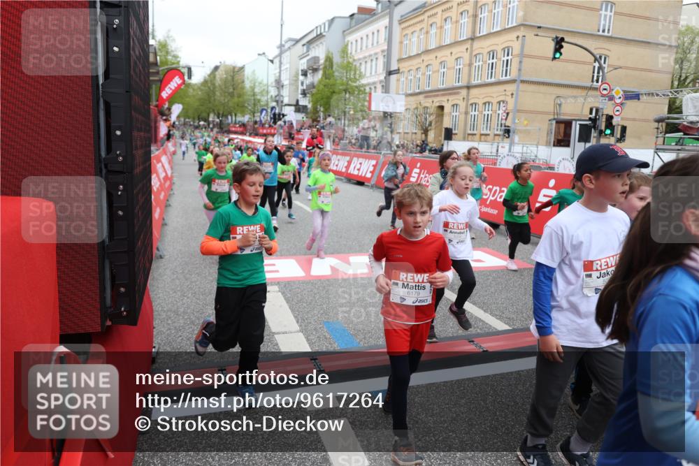 25.04.2026 - Das Zehntel Strokosch-Dieckow http://msf.ph/oto/9617264 25.04.2026 11:01:08 Ziel 5197, 5200, 5204, 5208, 5236, 5436, 5439, 5538, 5574, 5681, 5841, 5842, 5844, 5900, 5983, 6179, 6314, 6384, 6633, 6650, 6853, 7015, 7045, 7275, 7283, 7338, 7730, 7775, 7819, 7846, 8017 meine-sportfotos.de