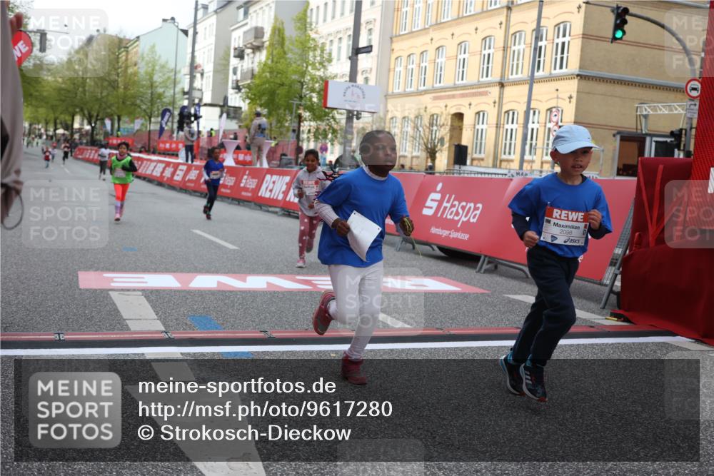 25.04.2026 - Das Zehntel Strokosch-Dieckow http://msf.ph/oto/9617280 25.04.2026 09:10:54 Ziel 1359, 1484, 2087, 2098 meine-sportfotos.de