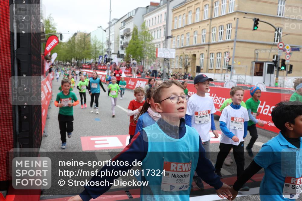 25.04.2026 - Das Zehntel Strokosch-Dieckow http://msf.ph/oto/9617324 25.04.2026 11:01:07 Ziel 5200, 5204, 5208, 5236, 5389, 5436, 5439, 5538, 5574, 5681, 5841, 5842, 5844, 5983, 6179, 6314, 6362, 6366, 6384, 6390, 6633, 6650, 6853, 6872, 7015, 7045, 7338, 7521, 7730, 7775, 7819, 7846 meine-sportfotos.de