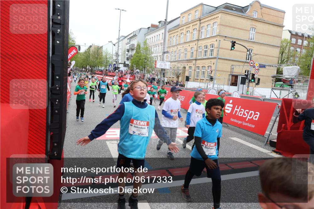 25.04.2026 - Das Zehntel Strokosch-Dieckow http://msf.ph/oto/9617333 25.04.2026 11:01:07 Ziel 5200, 5204, 5208, 5236, 5389, 5436, 5439, 5538, 5574, 5681, 5841, 5842, 5844, 5983, 6179, 6314, 6362, 6366, 6384, 6390, 6633, 6650, 6853, 6872, 7015, 7045, 7338, 7521, 7730, 7775, 7819, 7846 meine-sportfotos.de