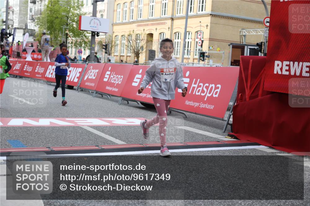 25.04.2026 - Das Zehntel Strokosch-Dieckow http://msf.ph/oto/9617349 25.04.2026 09:10:56 Ziel 1351, 1359, 1453, 2087, 2098 meine-sportfotos.de