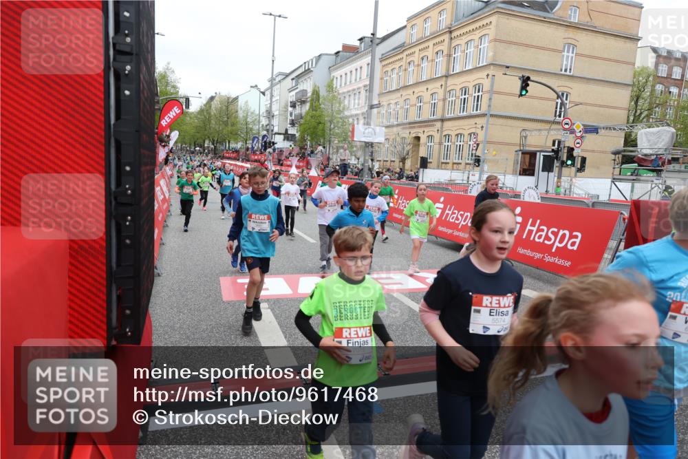 25.04.2026 - Das Zehntel Strokosch-Dieckow http://msf.ph/oto/9617468 25.04.2026 11:01:06 Ziel 5045, 5200, 5204, 5208, 5389, 5436, 5439, 5538, 5541, 5574, 5681, 5841, 5842, 5844, 5983, 6179, 6314, 6362, 6366, 6384, 6390, 6516, 6633, 6853, 6872, 6896, 7015, 7045, 7329, 7338, 7521, 7730, 7775, 7819 meine-sportfotos.de