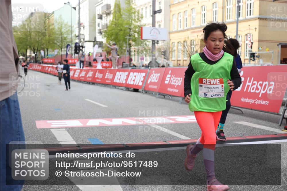 25.04.2026 - Das Zehntel Strokosch-Dieckow http://msf.ph/oto/9617489 25.04.2026 09:10:58 Ziel 1351, 1359, 1453, 2087, 2098 meine-sportfotos.de