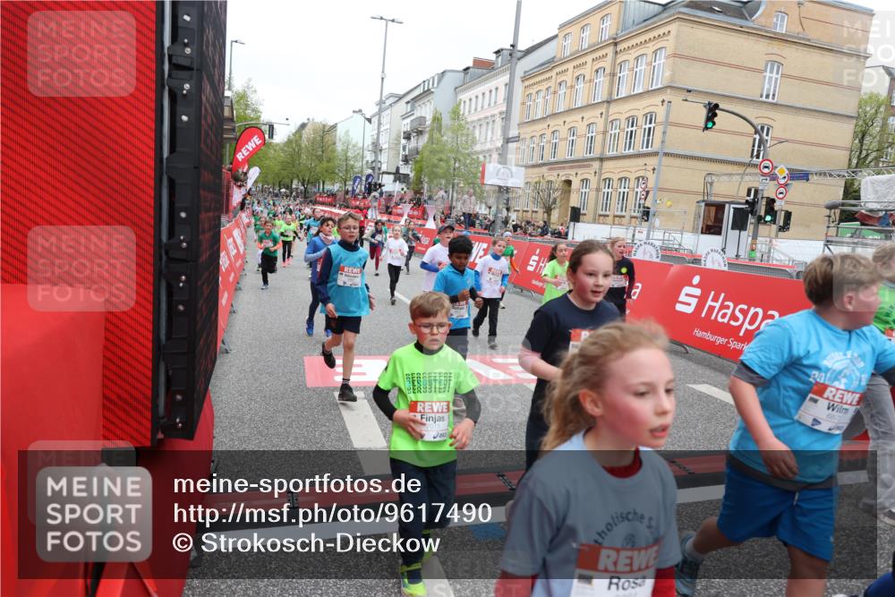 25.04.2026 - Das Zehntel Strokosch-Dieckow http://msf.ph/oto/9617490 25.04.2026 11:01:05 Ziel 5045, 5200, 5204, 5208, 5389, 5436, 5538, 5541, 5574, 5681, 5841, 5844, 5983, 6314, 6362, 6366, 6384, 6390, 6492, 6516, 6633, 6853, 6872, 6896, 7015, 7045, 7119, 7329, 7338, 7346, 7521, 7730, 7775, 7850 meine-sportfotos.de