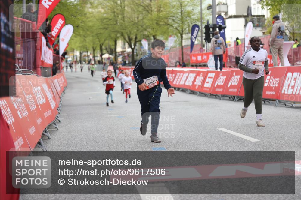25.04.2026 - Das Zehntel Strokosch-Dieckow http://msf.ph/oto/9617506 25.04.2026 09:11:04 Ziel 1453, 1477 meine-sportfotos.de