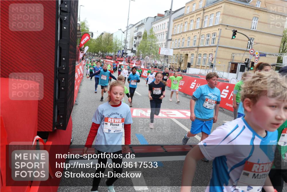 25.04.2026 - Das Zehntel Strokosch-Dieckow http://msf.ph/oto/9617533 25.04.2026 11:01:04 Ziel 5045, 5200, 5208, 5389, 5436, 5538, 5541, 5574, 5681, 5983, 6314, 6362, 6366, 6384, 6390, 6492, 6516, 6633, 6648, 6853, 6872, 6896, 7015, 7029, 7045, 7098, 7119, 7329, 7338, 7346, 7521, 7730, 7850 meine-sportfotos.de