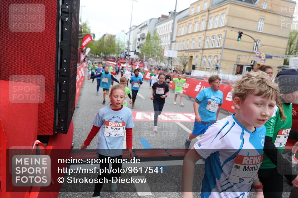 25.04.2026 - Das Zehntel Strokosch-Dieckow http://msf.ph/oto/9617541 25.04.2026 11:01:04 Ziel 5045, 5200, 5208, 5389, 5436, 5538, 5541, 5574, 5681, 5983, 6314, 6362, 6366, 6384, 6390, 6492, 6516, 6633, 6648, 6853, 6872, 6896, 7015, 7029, 7045, 7098, 7119, 7329, 7338, 7346, 7521, 7730, 7850 meine-sportfotos.de