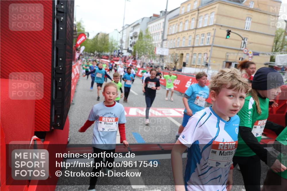 25.04.2026 - Das Zehntel Strokosch-Dieckow http://msf.ph/oto/9617549 25.04.2026 11:01:04 Ziel 5045, 5200, 5208, 5389, 5436, 5538, 5541, 5574, 5681, 5983, 6314, 6362, 6366, 6384, 6390, 6492, 6516, 6633, 6648, 6853, 6872, 6896, 7015, 7029, 7045, 7098, 7119, 7329, 7338, 7346, 7521, 7730, 7850 meine-sportfotos.de