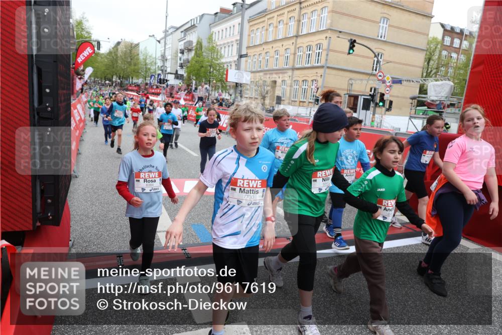 25.04.2026 - Das Zehntel Strokosch-Dieckow http://msf.ph/oto/9617619 25.04.2026 11:01:04 Ziel 5045, 5200, 5208, 5389, 5436, 5538, 5541, 5574, 5681, 5983, 6314, 6362, 6366, 6384, 6390, 6492, 6516, 6633, 6648, 6853, 6872, 6896, 7015, 7029, 7045, 7098, 7119, 7329, 7338, 7346, 7521, 7730, 7850 meine-sportfotos.de