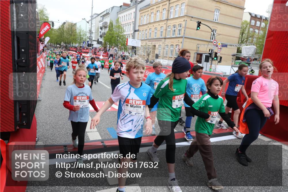 25.04.2026 - Das Zehntel Strokosch-Dieckow http://msf.ph/oto/9617632 25.04.2026 11:01:04 Ziel 5045, 5200, 5208, 5389, 5436, 5538, 5541, 5574, 5681, 5983, 6314, 6362, 6366, 6384, 6390, 6492, 6516, 6633, 6648, 6853, 6872, 6896, 7015, 7029, 7045, 7098, 7119, 7329, 7338, 7346, 7521, 7730, 7850 meine-sportfotos.de