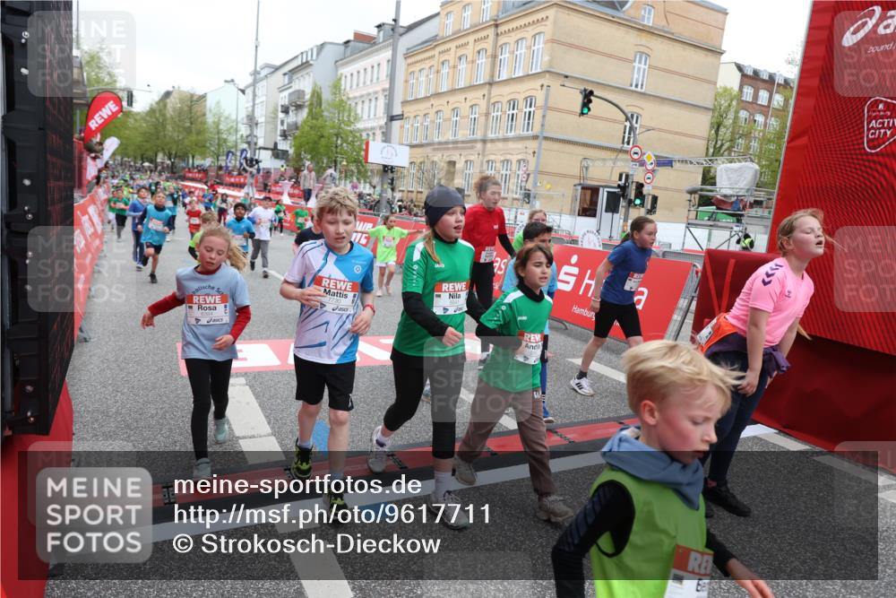 25.04.2026 - Das Zehntel Strokosch-Dieckow http://msf.ph/oto/9617711 25.04.2026 11:01:03 Ziel 5045, 5155, 5163, 5389, 5436, 5538, 5541, 5574, 5681, 5983, 6214, 6320, 6362, 6366, 6384, 6390, 6492, 6516, 6631, 6648, 6872, 6896, 7015, 7029, 7045, 7098, 7119, 7329, 7338, 7346, 7376, 7521, 7730, 7850 meine-sportfotos.de