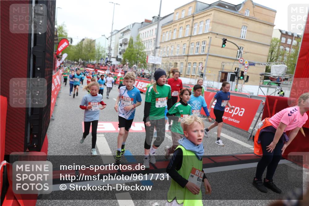 25.04.2026 - Das Zehntel Strokosch-Dieckow http://msf.ph/oto/9617731 25.04.2026 11:01:03 Ziel 5045, 5155, 5163, 5389, 5436, 5538, 5541, 5574, 5681, 5983, 6214, 6320, 6362, 6366, 6384, 6390, 6492, 6516, 6631, 6648, 6872, 6896, 7015, 7029, 7045, 7098, 7119, 7329, 7338, 7346, 7376, 7521, 7730, 7850 meine-sportfotos.de