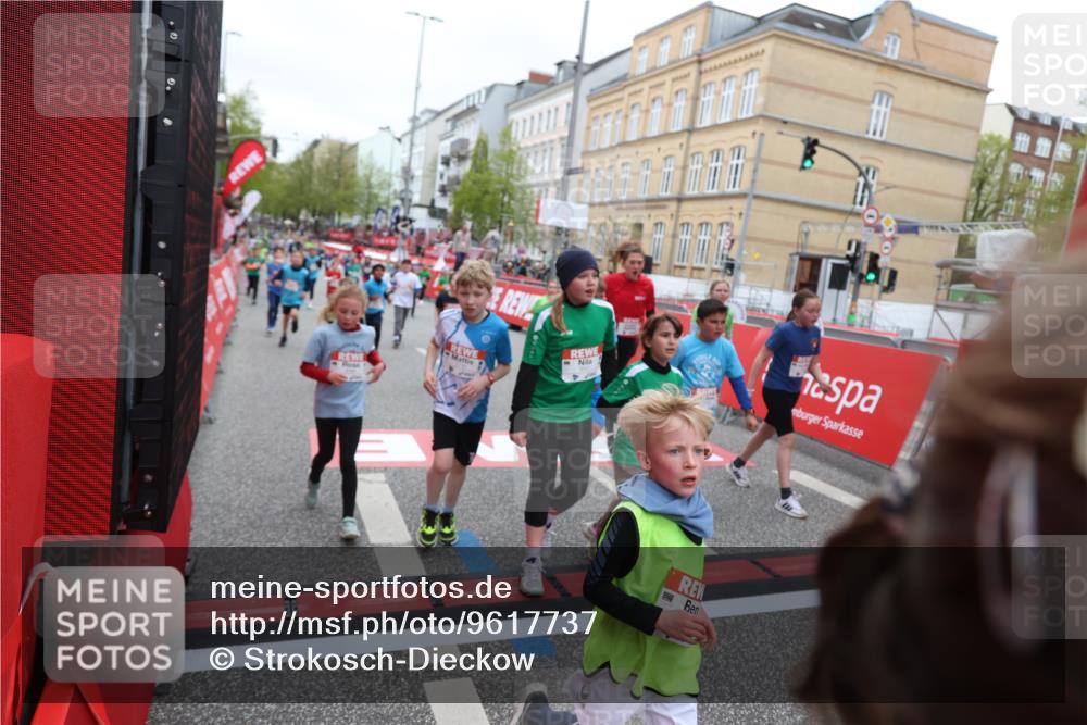 25.04.2026 - Das Zehntel Strokosch-Dieckow http://msf.ph/oto/9617737 25.04.2026 11:01:03 Ziel 5045, 5155, 5163, 5389, 5436, 5538, 5541, 5574, 5681, 5983, 6214, 6320, 6362, 6366, 6384, 6390, 6492, 6516, 6631, 6648, 6872, 6896, 7015, 7029, 7045, 7098, 7119, 7329, 7338, 7346, 7376, 7521, 7730, 7850 meine-sportfotos.de