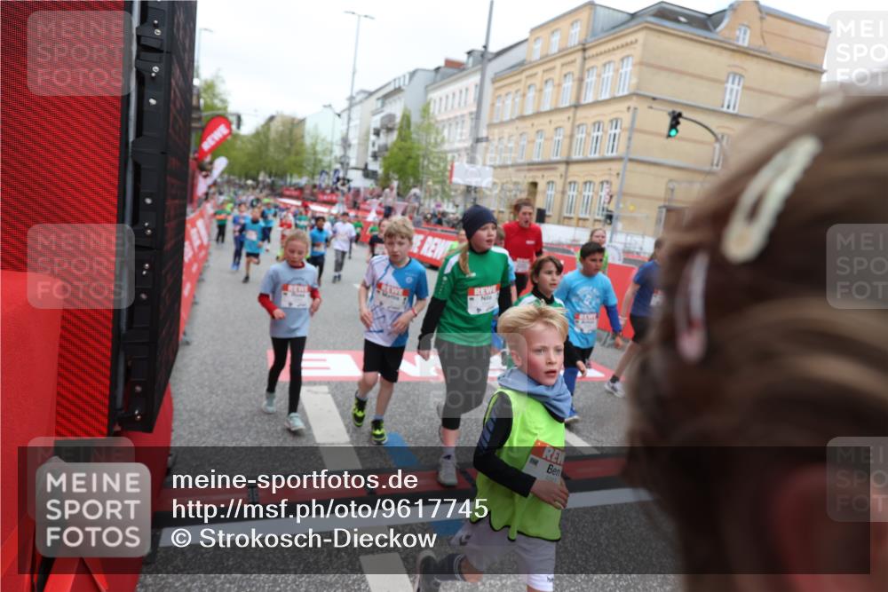 25.04.2026 - Das Zehntel Strokosch-Dieckow http://msf.ph/oto/9617745 25.04.2026 11:01:03 Ziel 5045, 5155, 5163, 5389, 5436, 5538, 5541, 5574, 5681, 5983, 6214, 6320, 6362, 6366, 6384, 6390, 6492, 6516, 6631, 6648, 6872, 6896, 7015, 7029, 7045, 7098, 7119, 7329, 7338, 7346, 7376, 7521, 7730, 7850 meine-sportfotos.de