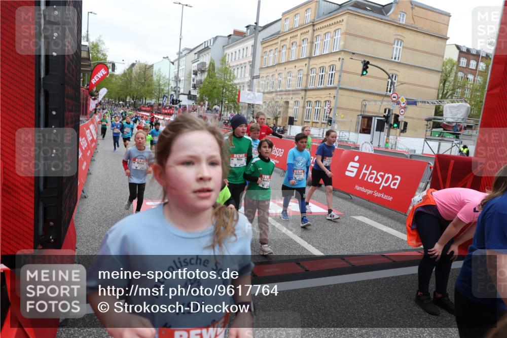 25.04.2026 - Das Zehntel Strokosch-Dieckow http://msf.ph/oto/9617764 25.04.2026 11:01:03 Ziel 5045, 5155, 5163, 5389, 5436, 5538, 5541, 5574, 5681, 5983, 6214, 6320, 6362, 6366, 6384, 6390, 6492, 6516, 6631, 6648, 6872, 6896, 7015, 7029, 7045, 7098, 7119, 7329, 7338, 7346, 7376, 7521, 7730, 7850 meine-sportfotos.de