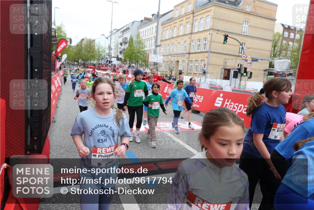 25.04.2026 - Das Zehntel Strokosch-Dieckow http://msf.ph/oto/9617794 25.04.2026 11:01:02 Ziel 5045, 5094, 5155, 5163, 5389, 5436, 5538, 5541, 5983, 6214, 6218, 6320, 6362, 6366, 6384, 6390, 6492, 6516, 6572, 6631, 6648, 6872, 6896, 7015, 7029, 7045, 7098, 7119, 7329, 7338, 7346, 7376, 7411, 7521, 7730, 7850 meine-sportfotos.de