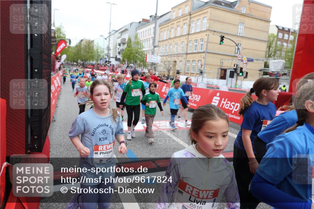 25.04.2026 - Das Zehntel Strokosch-Dieckow http://msf.ph/oto/9617824 25.04.2026 11:01:02 Ziel 5045, 5094, 5155, 5163, 5389, 5436, 5538, 5541, 5983, 6214, 6218, 6320, 6362, 6366, 6384, 6390, 6492, 6516, 6572, 6631, 6648, 6872, 6896, 7015, 7029, 7045, 7098, 7119, 7329, 7338, 7346, 7376, 7411, 7521, 7730, 7850 meine-sportfotos.de