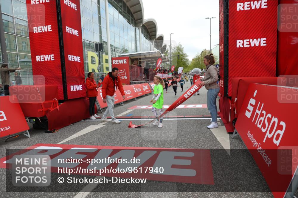 25.04.2026 - Das Zehntel Strokosch-Dieckow http://msf.ph/oto/9617940 25.04.2026 08:48:41 Ziel 1519, 3107 meine-sportfotos.de