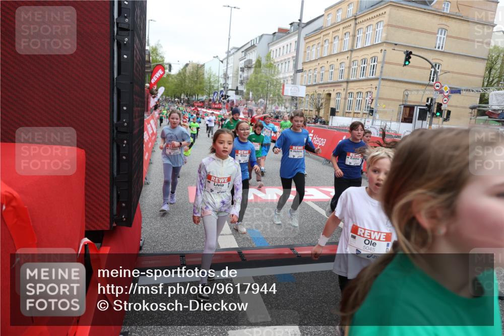25.04.2026 - Das Zehntel Strokosch-Dieckow http://msf.ph/oto/9617944 25.04.2026 11:01:01 Ziel 5045, 5094, 5155, 5163, 5389, 5408, 5436, 5438, 5538, 5541, 5983, 6214, 6218, 6320, 6362, 6366, 6384, 6390, 6492, 6516, 6572, 6631, 6648, 6872, 6896, 6975, 7029, 7098, 7119, 7329, 7346, 7376, 7411, 7521, 7730, 7850 meine-sportfotos.de