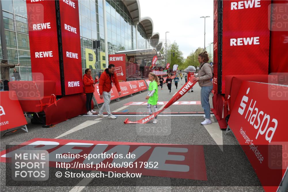 25.04.2026 - Das Zehntel Strokosch-Dieckow http://msf.ph/oto/9617952 25.04.2026 08:48:41 Ziel 1519, 3107 meine-sportfotos.de