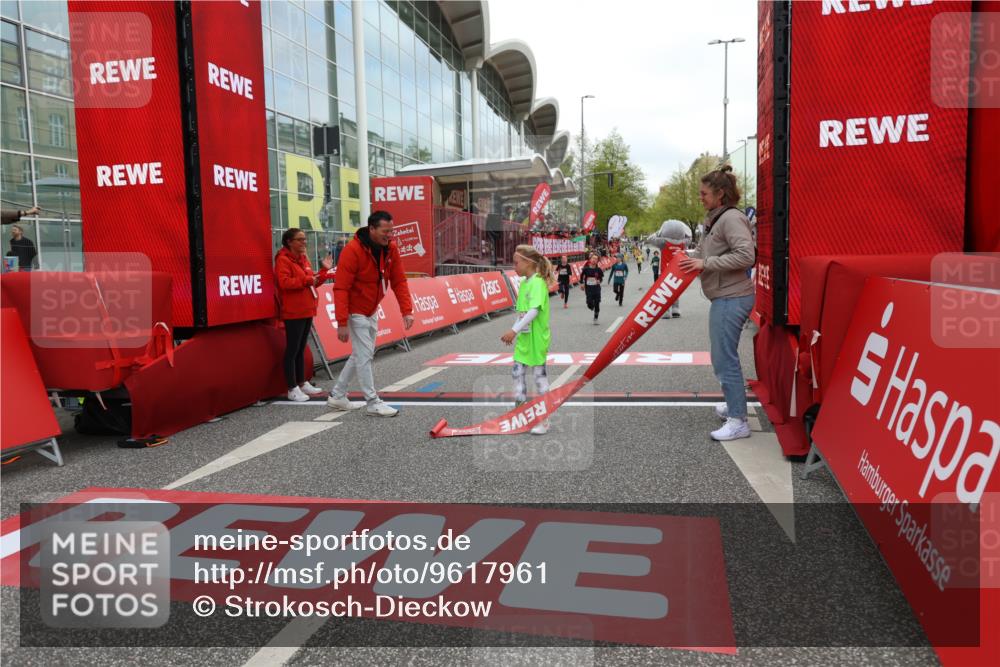 25.04.2026 - Das Zehntel Strokosch-Dieckow http://msf.ph/oto/9617961 25.04.2026 08:48:41 Ziel 1519, 3107 meine-sportfotos.de