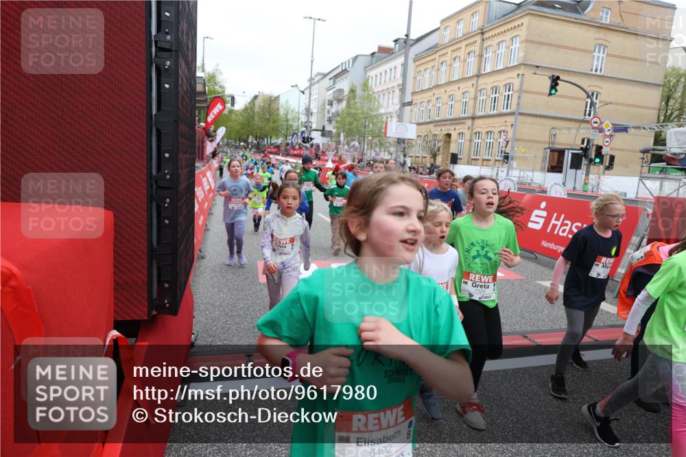 25.04.2026 - Das Zehntel Strokosch-Dieckow http://msf.ph/oto/9617980 25.04.2026 11:01:01 Ziel 5045, 5094, 5155, 5163, 5389, 5408, 5436, 5438, 5538, 5541, 5983, 6214, 6218, 6320, 6362, 6366, 6384, 6390, 6492, 6516, 6572, 6631, 6648, 6872, 6896, 6975, 7029, 7098, 7119, 7329, 7346, 7376, 7411, 7521, 7730, 7850 meine-sportfotos.de