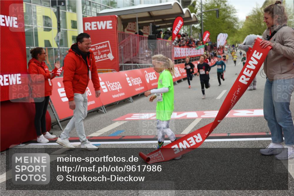 25.04.2026 - Das Zehntel Strokosch-Dieckow http://msf.ph/oto/9617986 25.04.2026 08:48:41 Ziel 1519, 3107 meine-sportfotos.de
