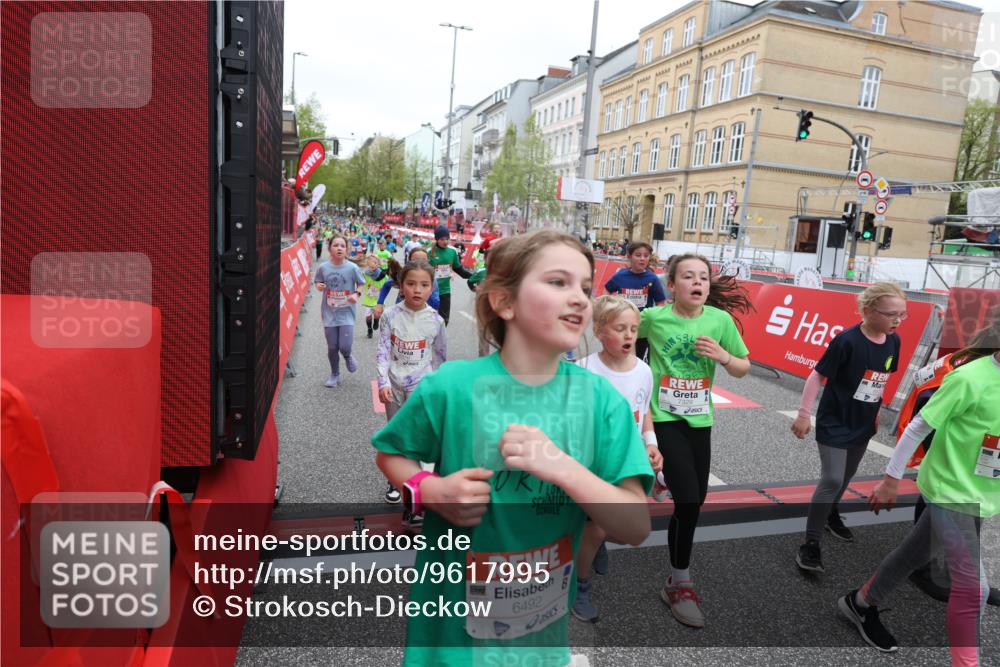 25.04.2026 - Das Zehntel Strokosch-Dieckow http://msf.ph/oto/9617995 25.04.2026 11:01:01 Ziel 5045, 5094, 5155, 5163, 5389, 5408, 5436, 5438, 5538, 5541, 5983, 6214, 6218, 6320, 6362, 6366, 6384, 6390, 6492, 6516, 6572, 6631, 6648, 6872, 6896, 6975, 7029, 7098, 7119, 7329, 7346, 7376, 7411, 7521, 7730, 7850 meine-sportfotos.de