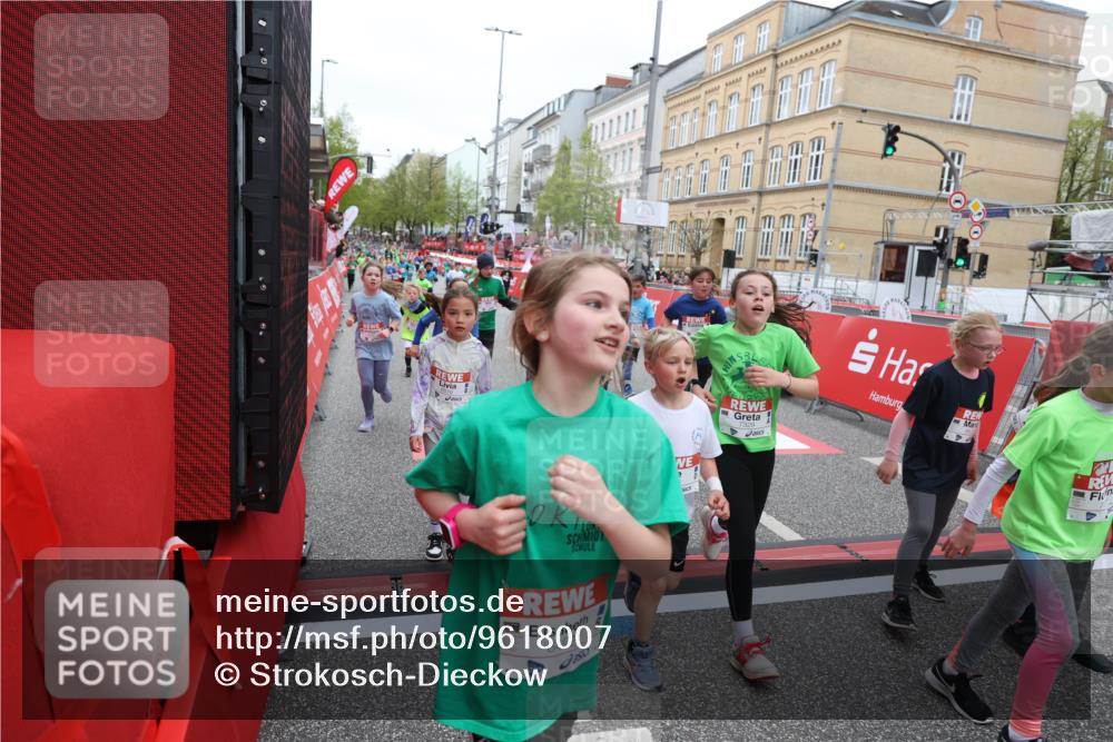 25.04.2026 - Das Zehntel Strokosch-Dieckow http://msf.ph/oto/9618007 25.04.2026 11:01:00 Ziel 5045, 5094, 5155, 5163, 5358, 5389, 5408, 5438, 5541, 5983, 6214, 6218, 6320, 6362, 6366, 6390, 6492, 6516, 6572, 6631, 6648, 6872, 6896, 6975, 7029, 7098, 7119, 7329, 7346, 7376, 7411, 7521, 7850, 7876 meine-sportfotos.de