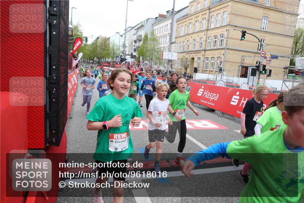 25.04.2026 - Das Zehntel Strokosch-Dieckow http://msf.ph/oto/9618016 25.04.2026 11:01:00 Ziel 5045, 5094, 5155, 5163, 5358, 5389, 5408, 5438, 5541, 5983, 6214, 6218, 6320, 6362, 6366, 6390, 6492, 6516, 6572, 6631, 6648, 6872, 6896, 6975, 7029, 7098, 7119, 7329, 7346, 7376, 7411, 7521, 7850, 7876 meine-sportfotos.de