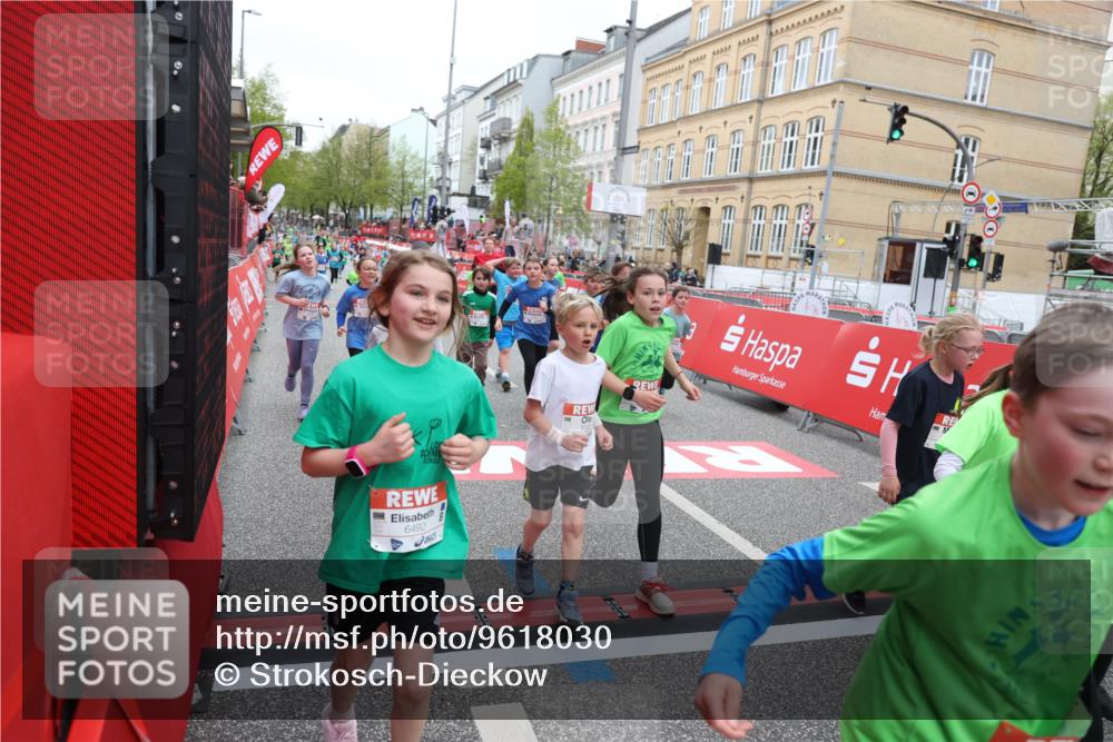 25.04.2026 - Das Zehntel Strokosch-Dieckow http://msf.ph/oto/9618030 25.04.2026 11:01:00 Ziel 5045, 5094, 5155, 5163, 5358, 5389, 5408, 5438, 5541, 5983, 6214, 6218, 6320, 6362, 6366, 6390, 6492, 6516, 6572, 6631, 6648, 6872, 6896, 6975, 7029, 7098, 7119, 7329, 7346, 7376, 7411, 7521, 7850, 7876 meine-sportfotos.de
