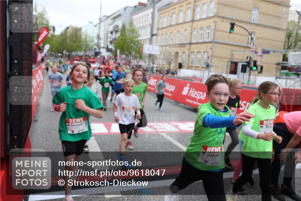 25.04.2026 - Das Zehntel Strokosch-Dieckow http://msf.ph/oto/9618047 25.04.2026 11:01:00 Ziel 5045, 5094, 5155, 5163, 5358, 5389, 5408, 5438, 5541, 5983, 6214, 6218, 6320, 6362, 6366, 6390, 6492, 6516, 6572, 6631, 6648, 6872, 6896, 6975, 7029, 7098, 7119, 7329, 7346, 7376, 7411, 7521, 7850, 7876 meine-sportfotos.de