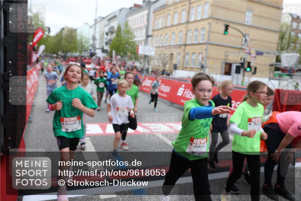 25.04.2026 - Das Zehntel Strokosch-Dieckow http://msf.ph/oto/9618053 25.04.2026 11:01:00 Ziel 5045, 5094, 5155, 5163, 5358, 5389, 5408, 5438, 5541, 5983, 6214, 6218, 6320, 6362, 6366, 6390, 6492, 6516, 6572, 6631, 6648, 6872, 6896, 6975, 7029, 7098, 7119, 7329, 7346, 7376, 7411, 7521, 7850, 7876 meine-sportfotos.de