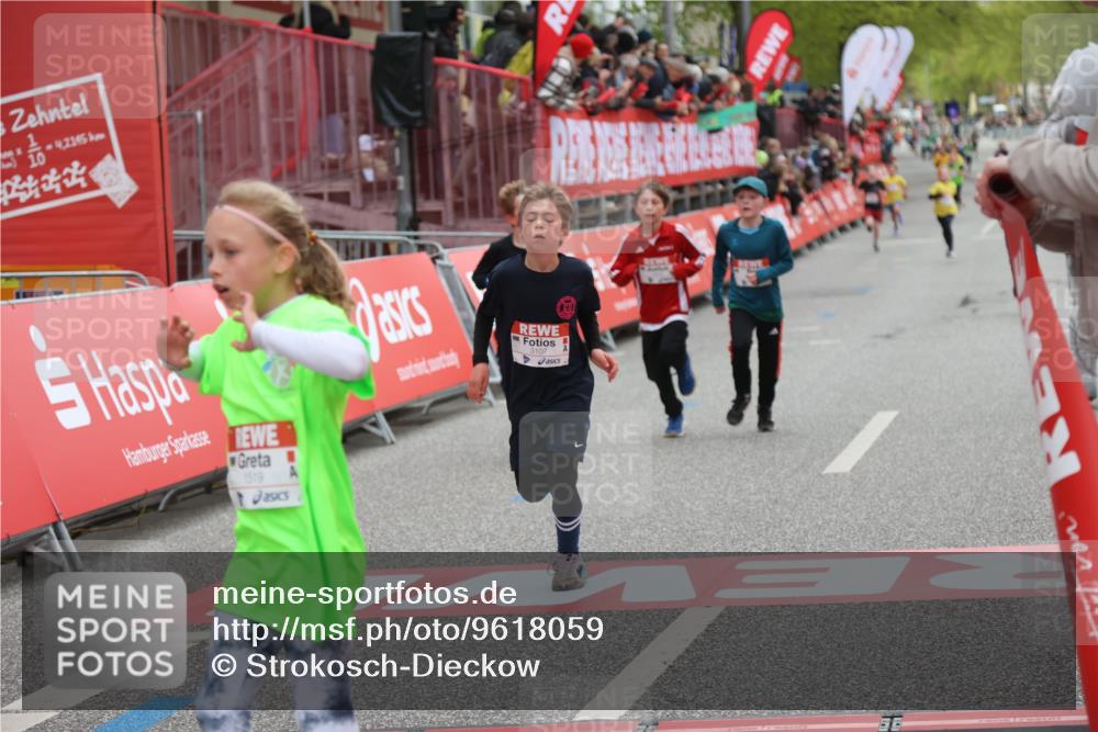 25.04.2026 - Das Zehntel Strokosch-Dieckow http://msf.ph/oto/9618059 25.04.2026 08:48:42 Ziel 1519, 3107, 3394, 3408, 3410 meine-sportfotos.de