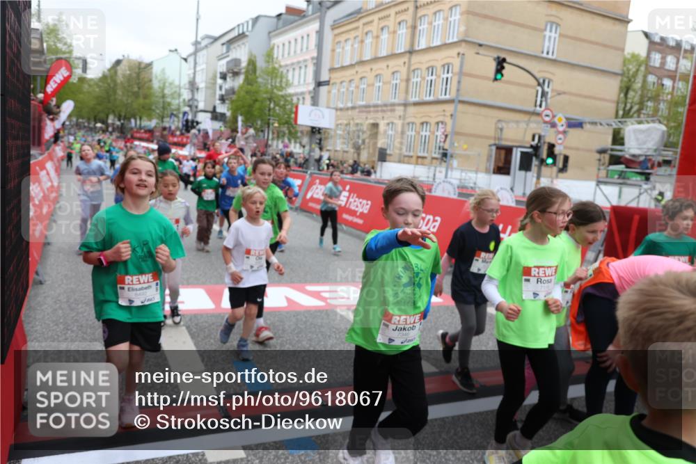 25.04.2026 - Das Zehntel Strokosch-Dieckow http://msf.ph/oto/9618067 25.04.2026 11:01:00 Ziel 5045, 5094, 5155, 5163, 5358, 5389, 5408, 5438, 5541, 5983, 6214, 6218, 6320, 6362, 6366, 6390, 6492, 6516, 6572, 6631, 6648, 6872, 6896, 6975, 7029, 7098, 7119, 7329, 7346, 7376, 7411, 7521, 7850, 7876 meine-sportfotos.de
