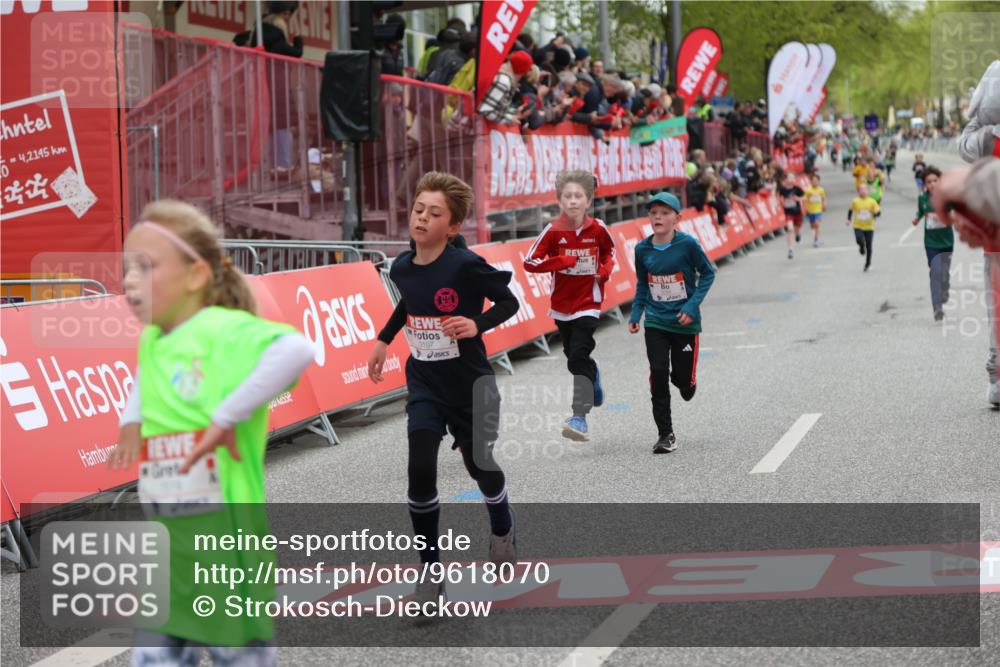 25.04.2026 - Das Zehntel Strokosch-Dieckow http://msf.ph/oto/9618070 25.04.2026 08:48:43 Ziel 1519, 3107, 3394, 3408, 3410 meine-sportfotos.de