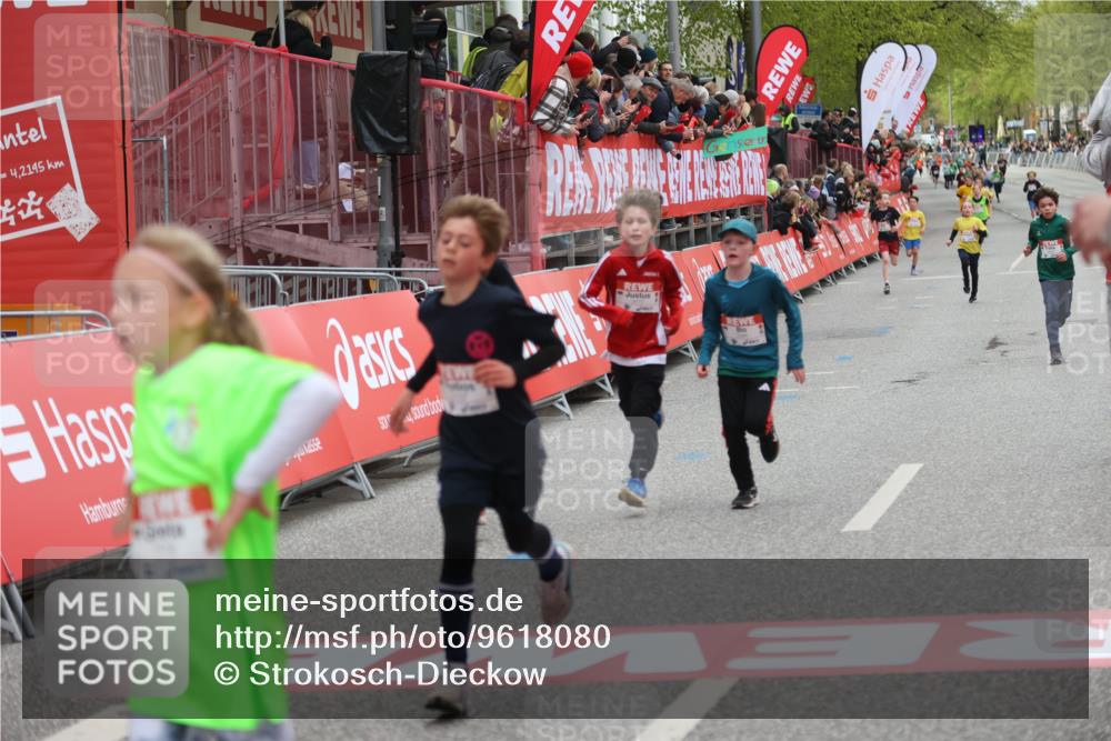25.04.2026 - Das Zehntel Strokosch-Dieckow http://msf.ph/oto/9618080 25.04.2026 08:48:43 Ziel 1519, 3107, 3394, 3408, 3410 meine-sportfotos.de