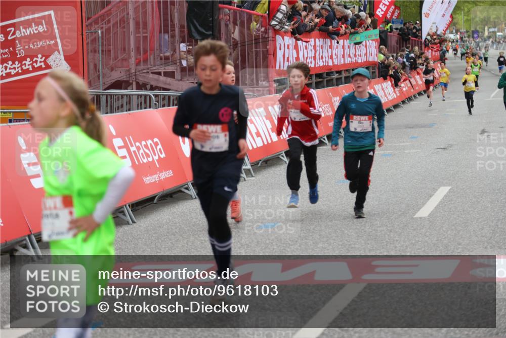 25.04.2026 - Das Zehntel Strokosch-Dieckow http://msf.ph/oto/9618103 25.04.2026 08:48:43 Ziel 1519, 3107, 3394, 3408, 3410 meine-sportfotos.de