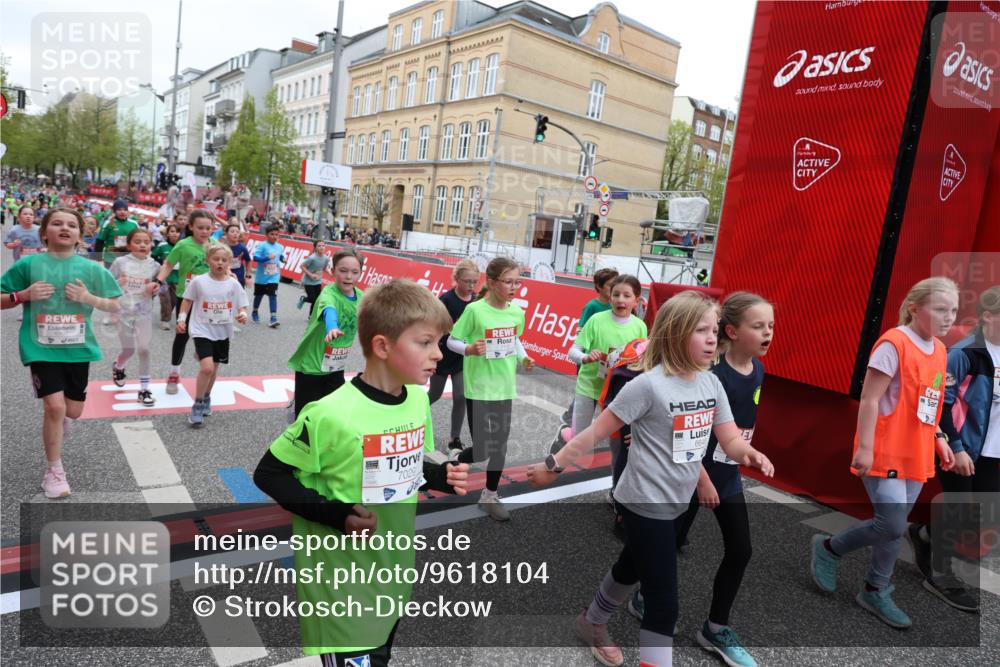 25.04.2026 - Das Zehntel Strokosch-Dieckow http://msf.ph/oto/9618104 25.04.2026 11:00:59 Ziel 5045, 5094, 5155, 5163, 5297, 5301, 5358, 5389, 5408, 5438, 5541, 5767, 6214, 6218, 6305, 6306, 6320, 6362, 6366, 6390, 6492, 6516, 6572, 6631, 6648, 6872, 6896, 6975, 7029, 7098, 7119, 7329, 7346, 7376, 7411, 7521, 7850, 7876 meine-sportfotos.de