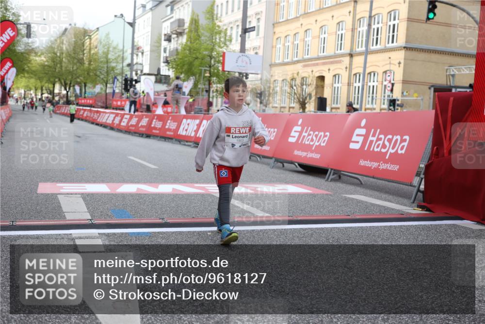 25.04.2026 - Das Zehntel Strokosch-Dieckow http://msf.ph/oto/9618127 25.04.2026 09:11:28 Ziel 1903, 2549 meine-sportfotos.de