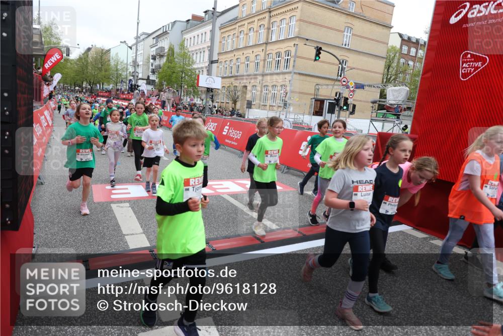 25.04.2026 - Das Zehntel Strokosch-Dieckow http://msf.ph/oto/9618128 25.04.2026 11:00:59 Ziel 5045, 5094, 5155, 5163, 5297, 5301, 5358, 5389, 5408, 5438, 5541, 5767, 6214, 6218, 6305, 6306, 6320, 6362, 6366, 6390, 6492, 6516, 6572, 6631, 6648, 6872, 6896, 6975, 7029, 7098, 7119, 7329, 7346, 7376, 7411, 7521, 7850, 7876 meine-sportfotos.de