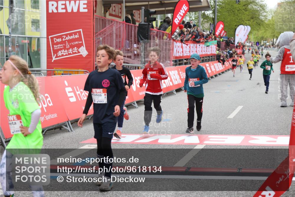 25.04.2026 - Das Zehntel Strokosch-Dieckow http://msf.ph/oto/9618134 25.04.2026 08:48:44 Ziel 1519, 3107, 3394, 3408, 3410 meine-sportfotos.de