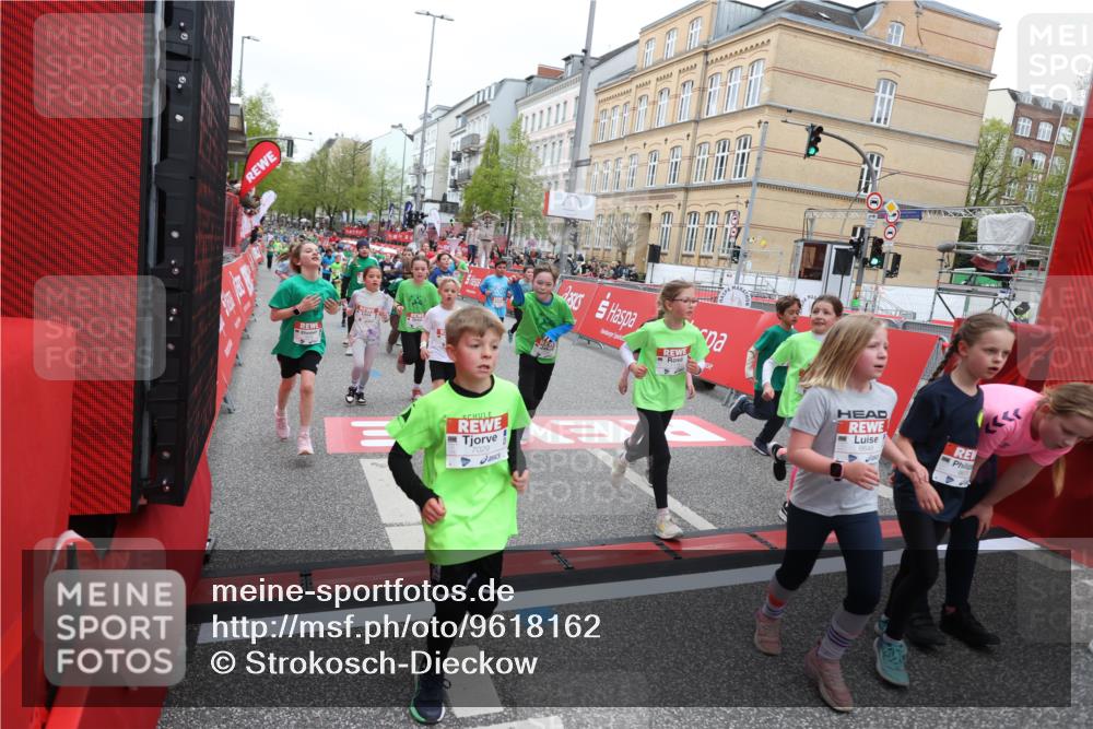 25.04.2026 - Das Zehntel Strokosch-Dieckow http://msf.ph/oto/9618162 25.04.2026 11:00:59 Ziel 5045, 5094, 5155, 5163, 5297, 5301, 5358, 5389, 5408, 5438, 5541, 5767, 6214, 6218, 6305, 6306, 6320, 6362, 6366, 6390, 6492, 6516, 6572, 6631, 6648, 6872, 6896, 6975, 7029, 7098, 7119, 7329, 7346, 7376, 7411, 7521, 7850, 7876 meine-sportfotos.de