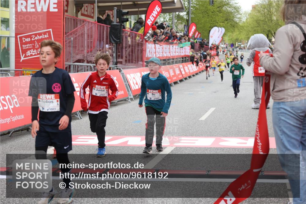 25.04.2026 - Das Zehntel Strokosch-Dieckow http://msf.ph/oto/9618192 25.04.2026 08:48:44 Ziel 1519, 3107, 3394, 3408, 3410 meine-sportfotos.de
