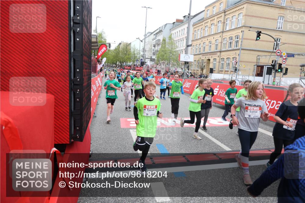 25.04.2026 - Das Zehntel Strokosch-Dieckow http://msf.ph/oto/9618204 25.04.2026 11:00:59 Ziel 5045, 5094, 5155, 5163, 5297, 5301, 5358, 5389, 5408, 5438, 5541, 5767, 6214, 6218, 6305, 6306, 6320, 6362, 6366, 6390, 6492, 6516, 6572, 6631, 6648, 6872, 6896, 6975, 7029, 7098, 7119, 7329, 7346, 7376, 7411, 7521, 7850, 7876 meine-sportfotos.de