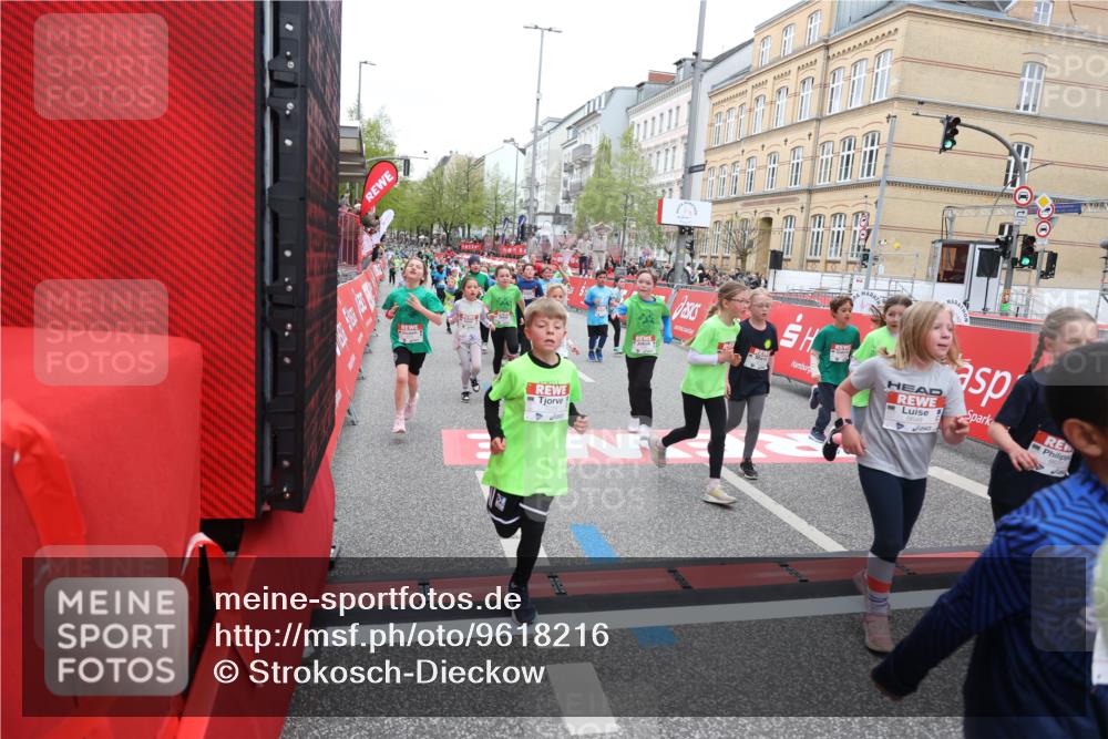 25.04.2026 - Das Zehntel Strokosch-Dieckow http://msf.ph/oto/9618216 25.04.2026 11:00:58 Ziel 5045, 5094, 5155, 5163, 5297, 5301, 5358, 5408, 5438, 5541, 5767, 6214, 6218, 6270, 6274, 6305, 6306, 6320, 6492, 6516, 6572, 6631, 6648, 6896, 6975, 7029, 7076, 7081, 7098, 7119, 7329, 7346, 7376, 7411, 7850, 7876 meine-sportfotos.de