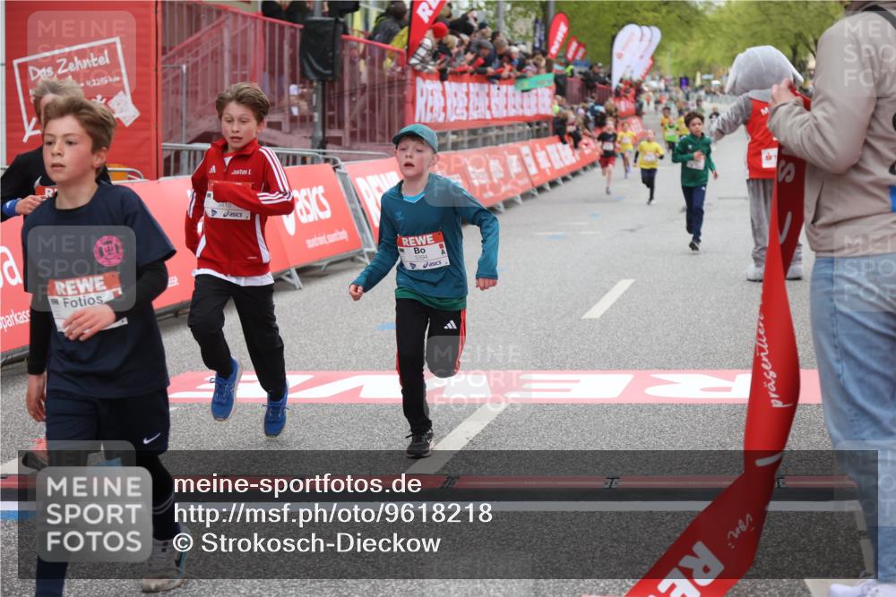 25.04.2026 - Das Zehntel Strokosch-Dieckow http://msf.ph/oto/9618218 25.04.2026 08:48:44 Ziel 1519, 3107, 3394, 3408, 3410 meine-sportfotos.de